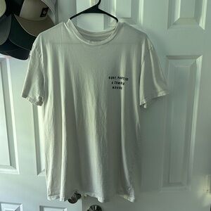 Casual white quicksilver t-shirt with print on the front and back